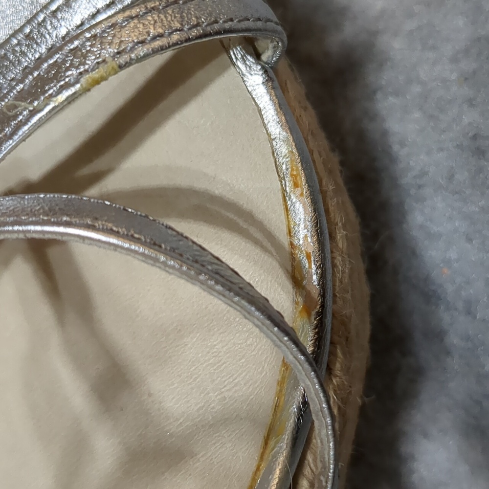 Michael Kors Kami T Strap Sandal silver  Wedges size 8.5 - Picture 5 of 11